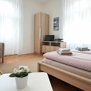 https://angel-apartments.praguehotelsweb.com