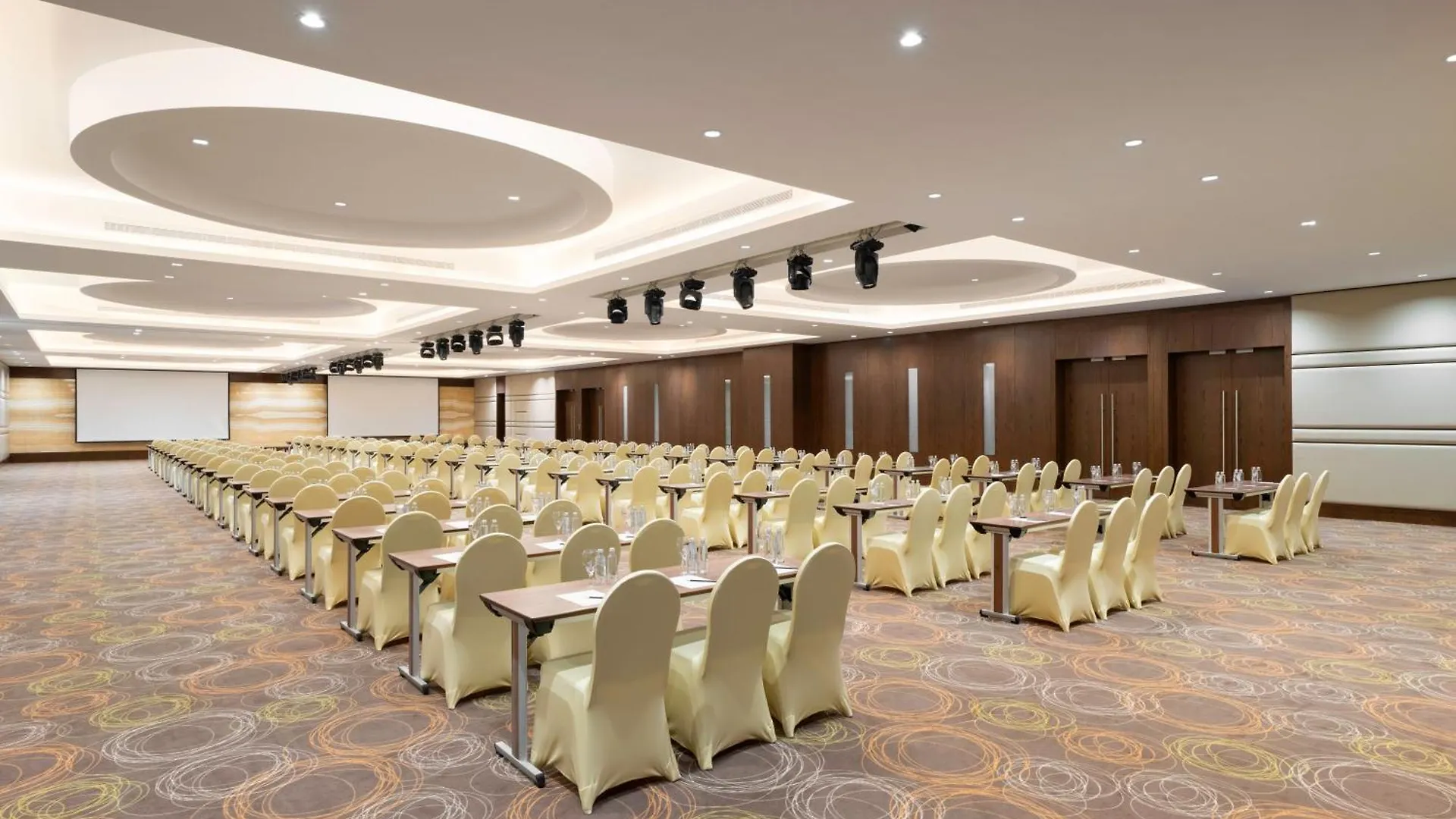 Radisson Blu Hotel And Convention Center, Riyadh Minhal