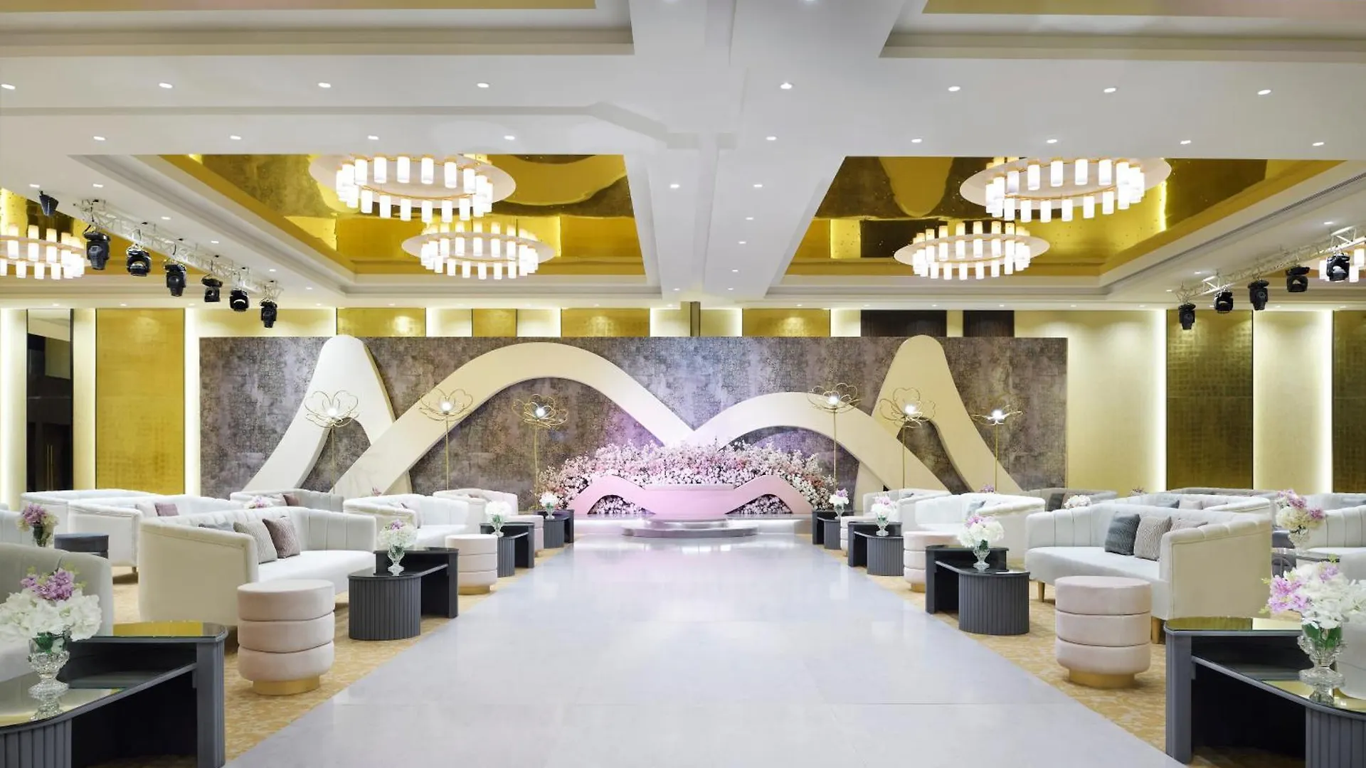 Radisson Blu Hotel And Convention Center, Riyadh Minhal 4*,  Suudi Arabistan
