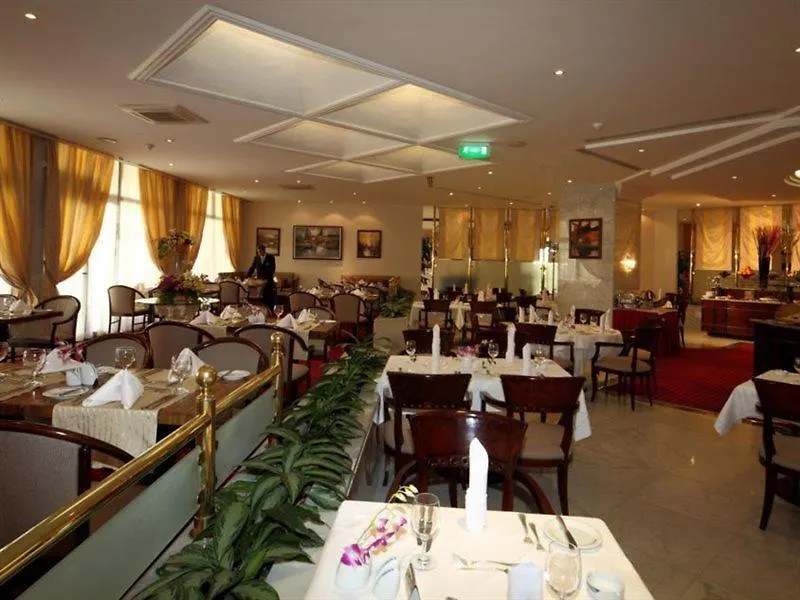 Radisson Blu Hotel And Convention Center, Riyadh Minhal 4*,